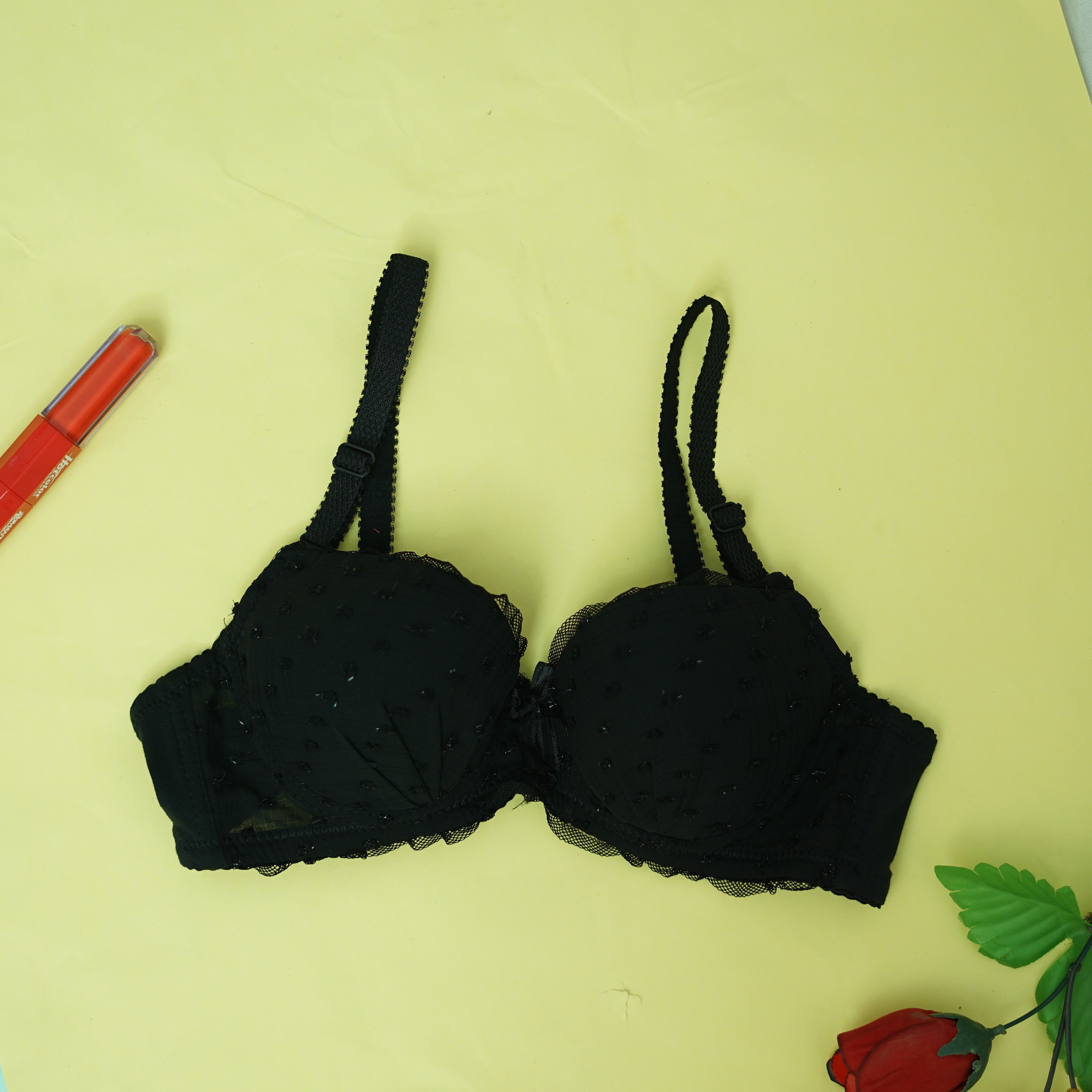 Beautiful and catchy design of bra for girls wired and soft padded