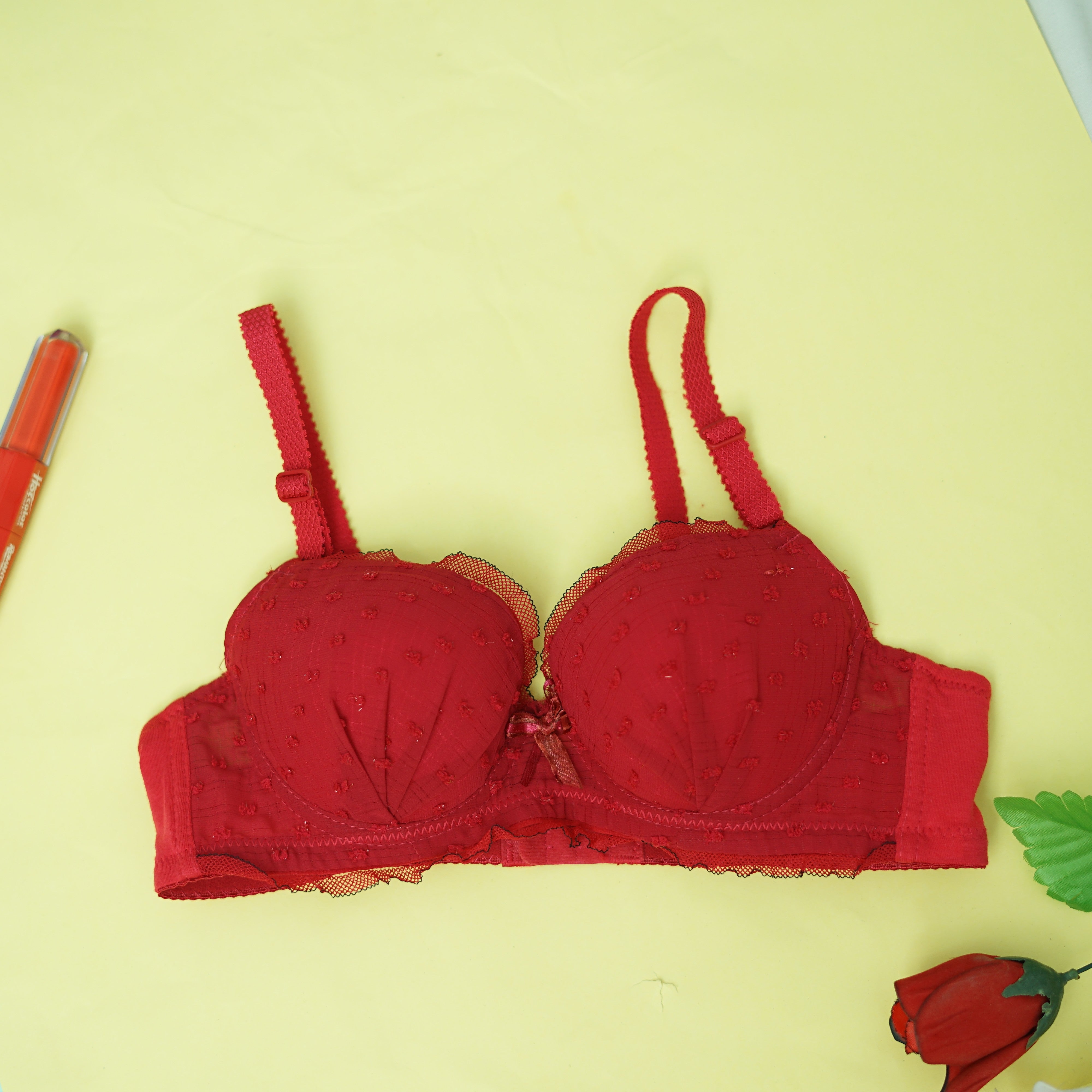 Beautiful and catchy design of bra for girls wired and soft padded