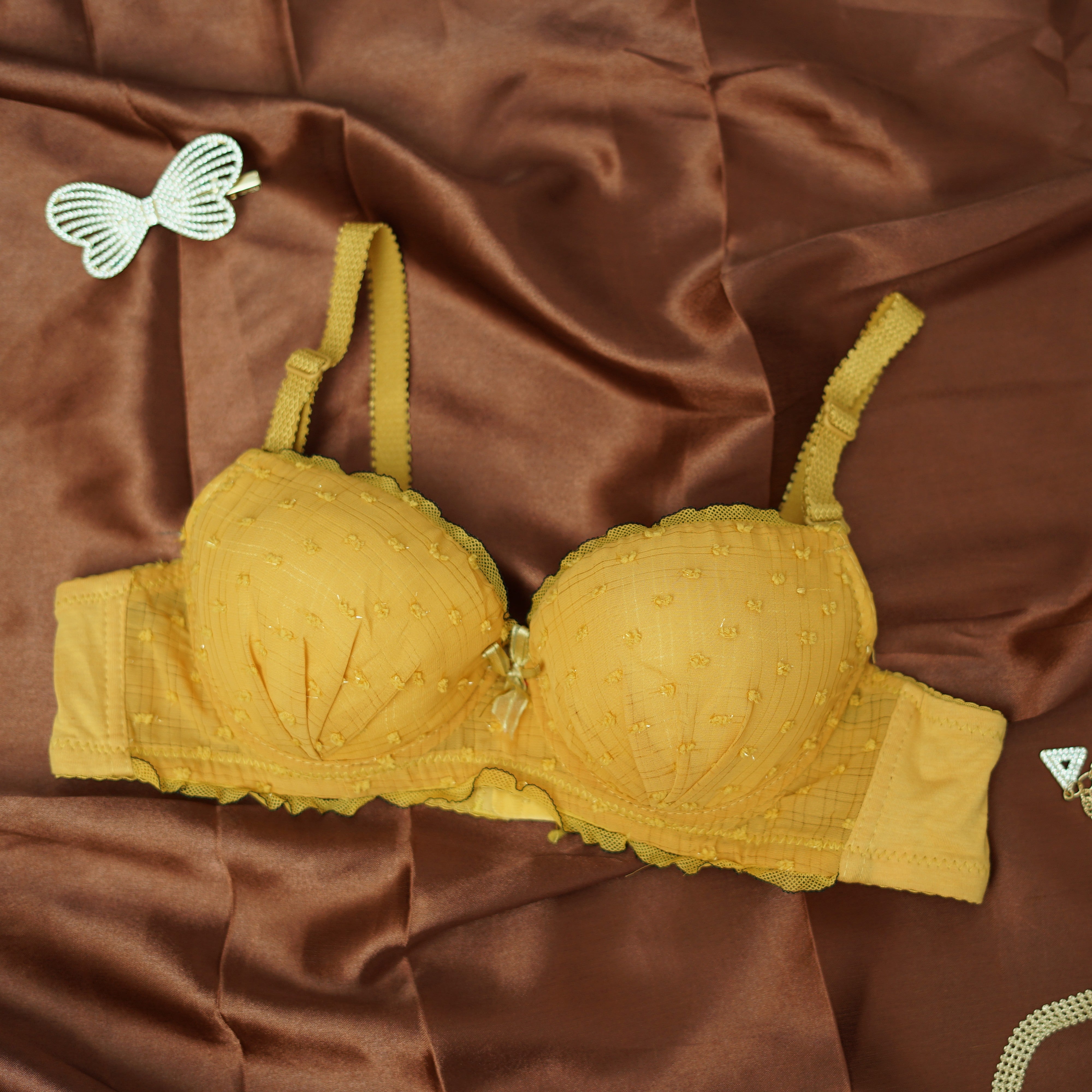 Beautiful and catchy design of bra for girls wired and soft padded